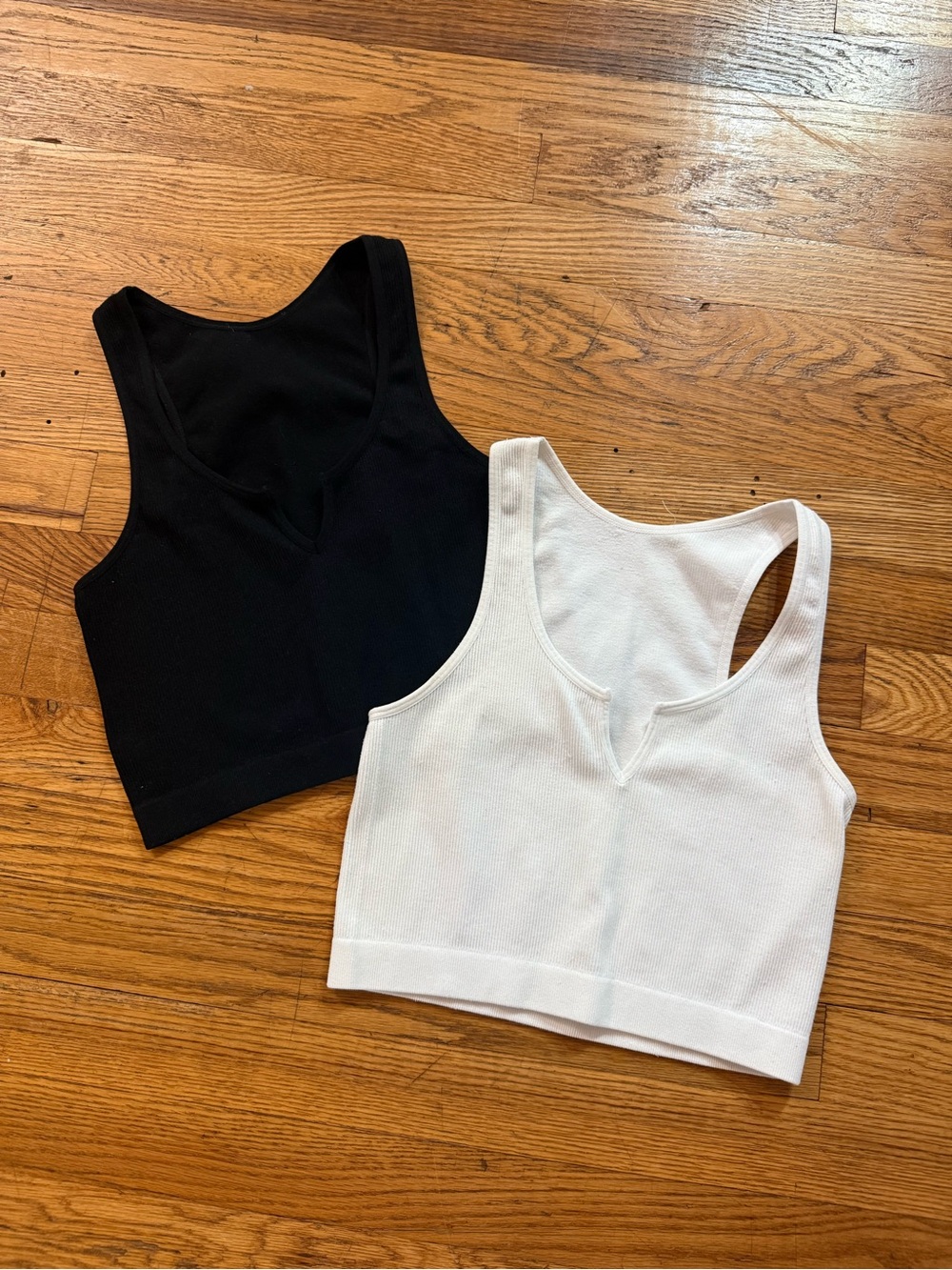 Women’s cropped tanks